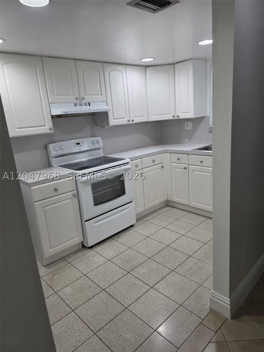 40 NW 87th Ave #D201, Miami, FL 33172 - #3
