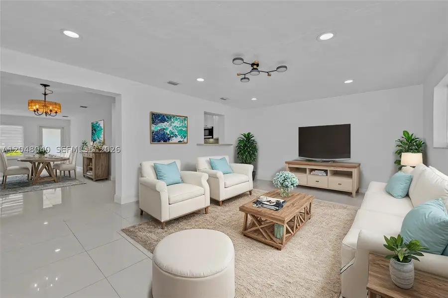 104 SW 7th St, Hallandale Beach, FL 33009 - #2