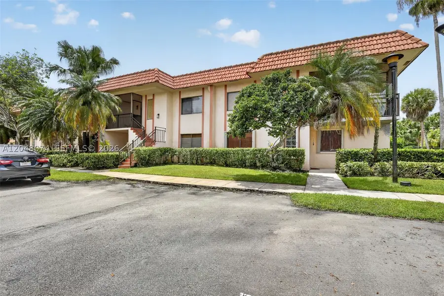 359 Lakeview Dr #102, Weston, FL 33326 - #2