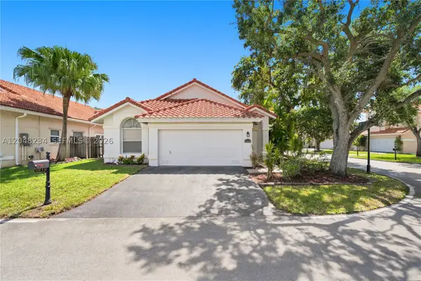 2810 NW 70th Ave, Margate, FL 33063