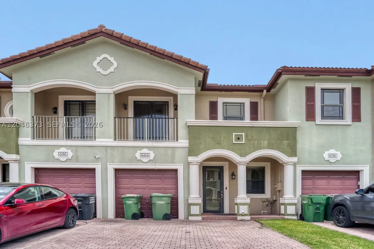 666 NE 35th Ave, Homestead, FL 33033 - #1