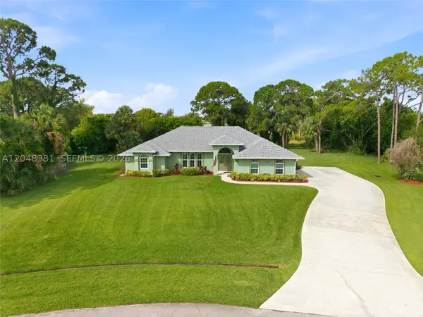 2472 SE Hillard Rd, Port St Lucie, FL 34952