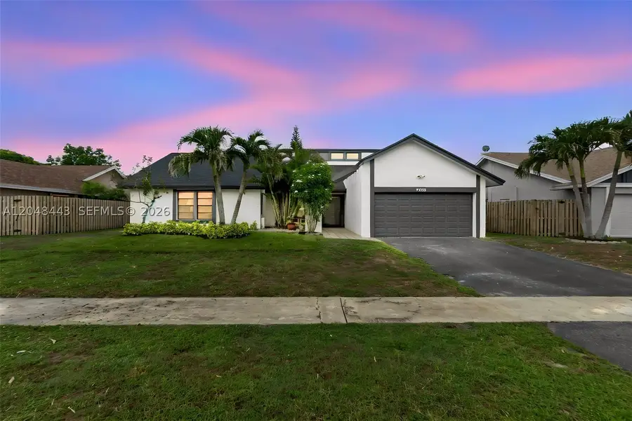 7428 NW 49th Ct, Lauderhill, FL 33319 - #2