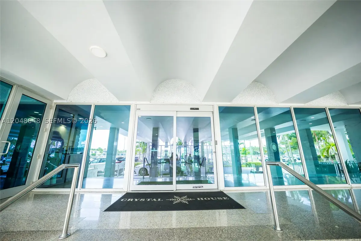 5055 Collins Ave #14H, Miami Beach, FL 33140 - #1