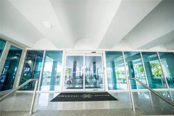5055 Collins Ave #14H, Miami Beach, FL 33140