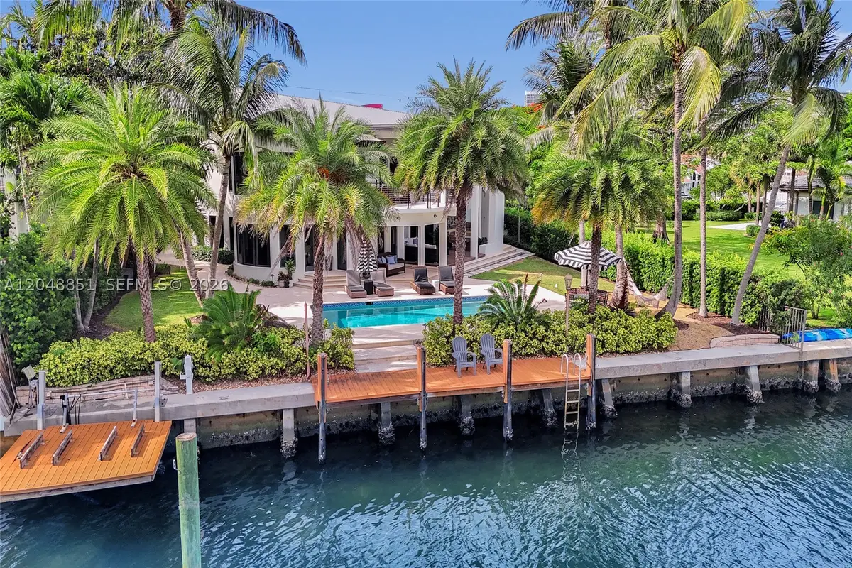 113 Holiday Dr, Hallandale Beach, FL 33009 - #1