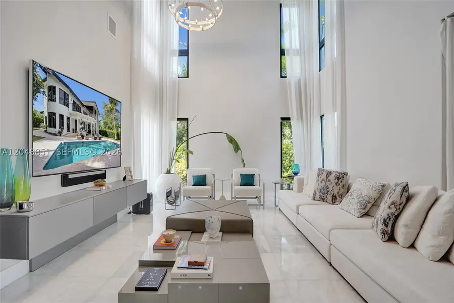 113 Holiday Dr, Hallandale Beach, FL 33009 - #3