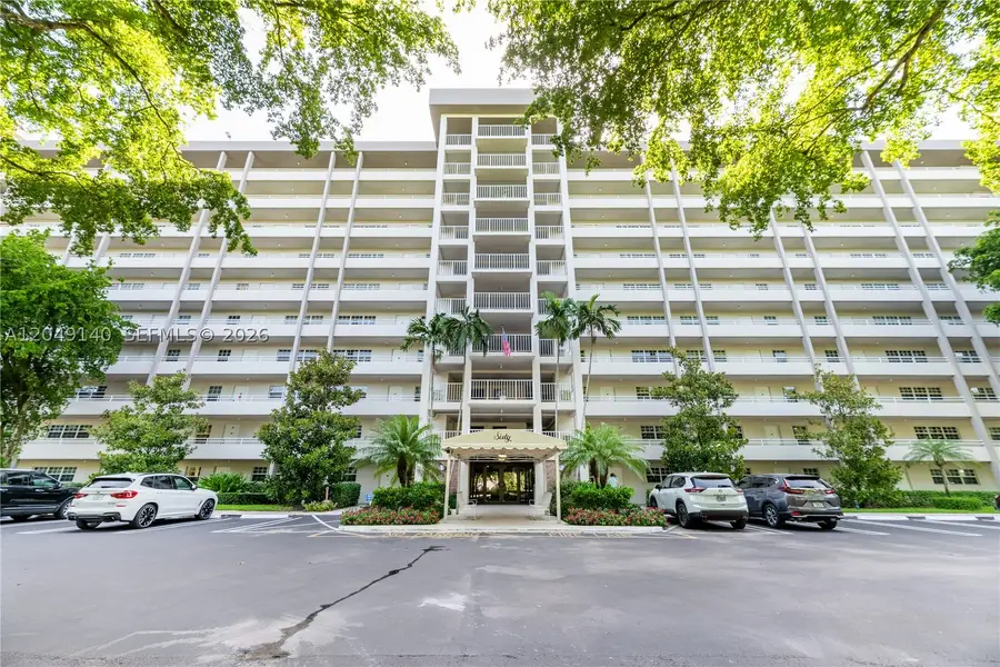605 Oaks Dr #607, Pompano Beach, FL 33069 - #2