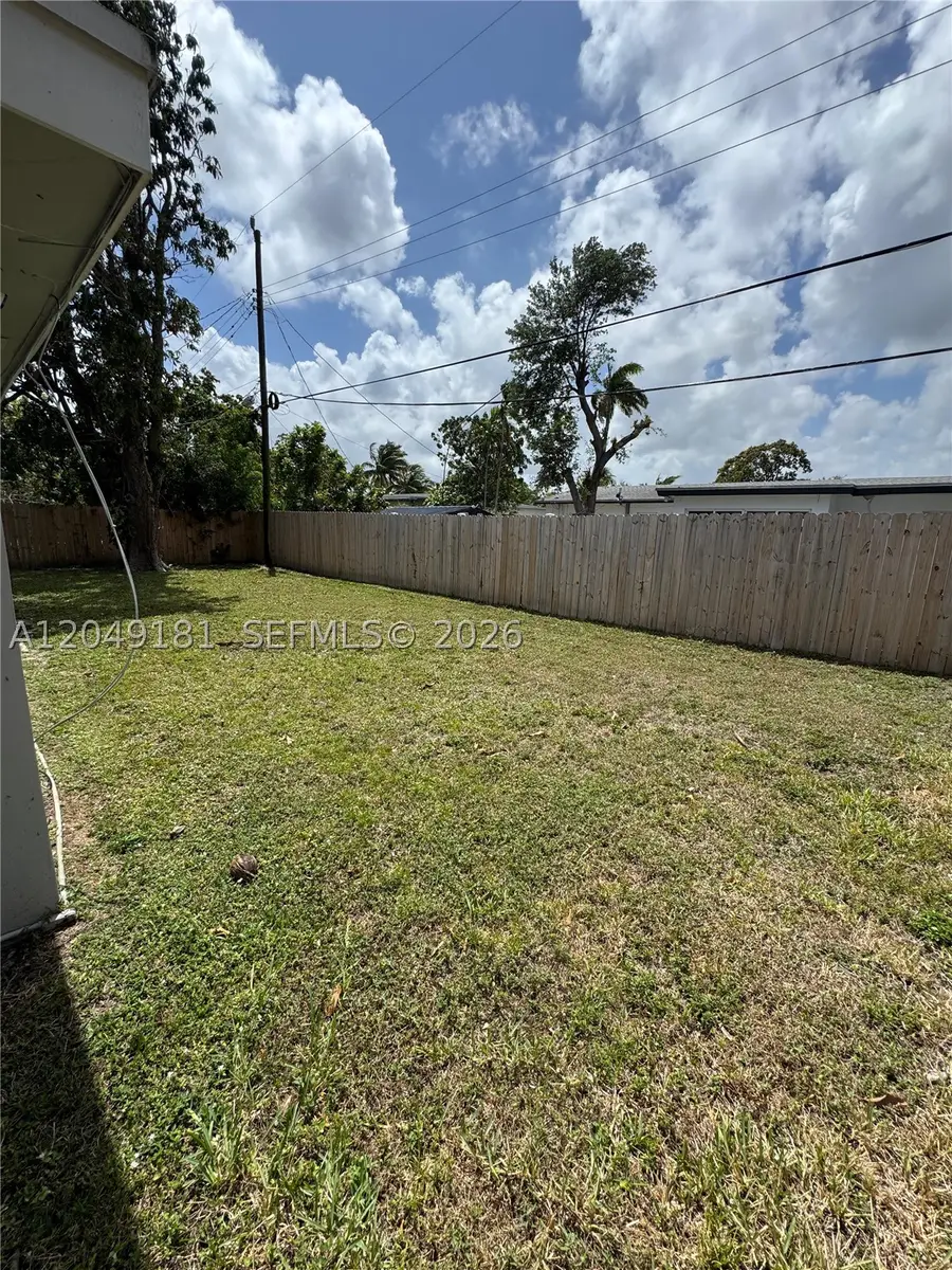 649 W Evanston Cir, Fort Lauderdale, FL 33312 - #2