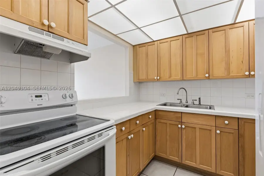 10425 SW 112th Ave #302, Miami, FL 33176 - #2