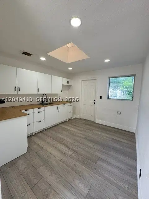 26 Virginia Rd, West Park, FL 33023 - #3