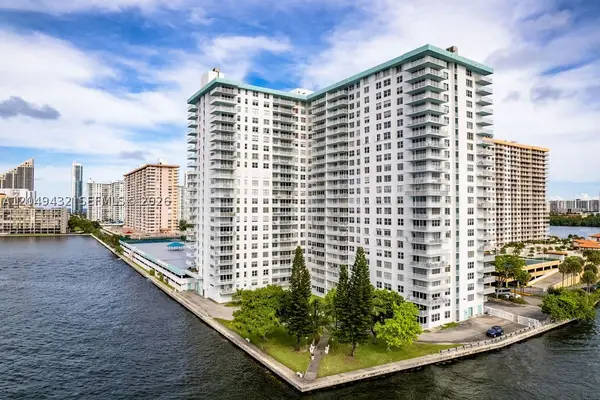 301 174th St #L05, Sunny Isles Beach, FL 33160