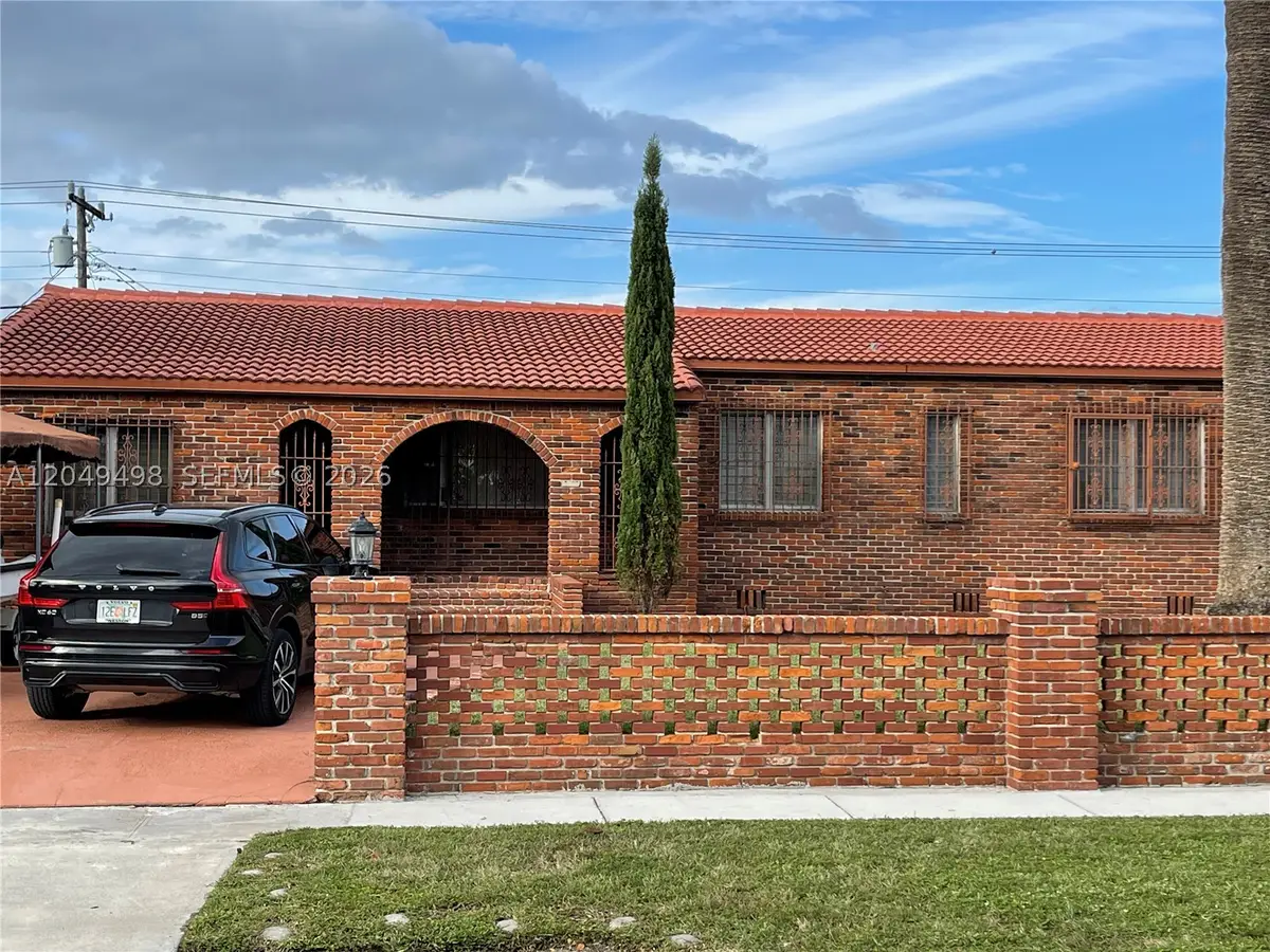 291 W 59th St, Hialeah, FL 33012 - #1