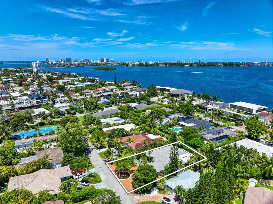 11530 NE 22nd Dr, North Miami, FL 33181 - #2