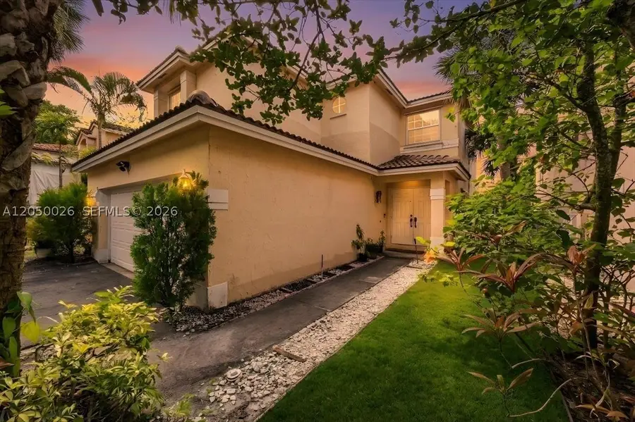 9847 Fairway Cove Ln, Plantation, FL 33324 - #2