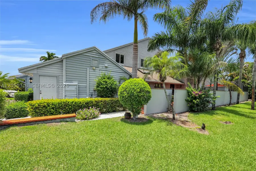 6879 Palm Grove Ct, Palm Beach Gardens, FL 33418 - #2