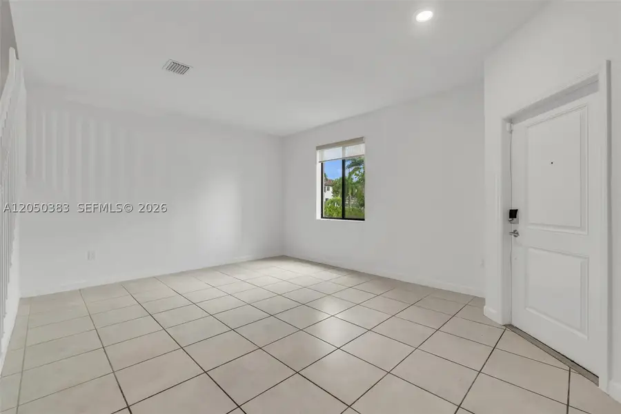 582 NE 207th St, Miami, FL 33179 - #3