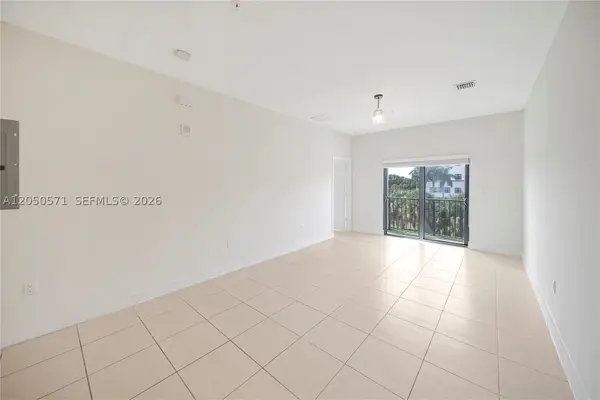 8265 NW 41st St #C-202, Doral, FL 33166