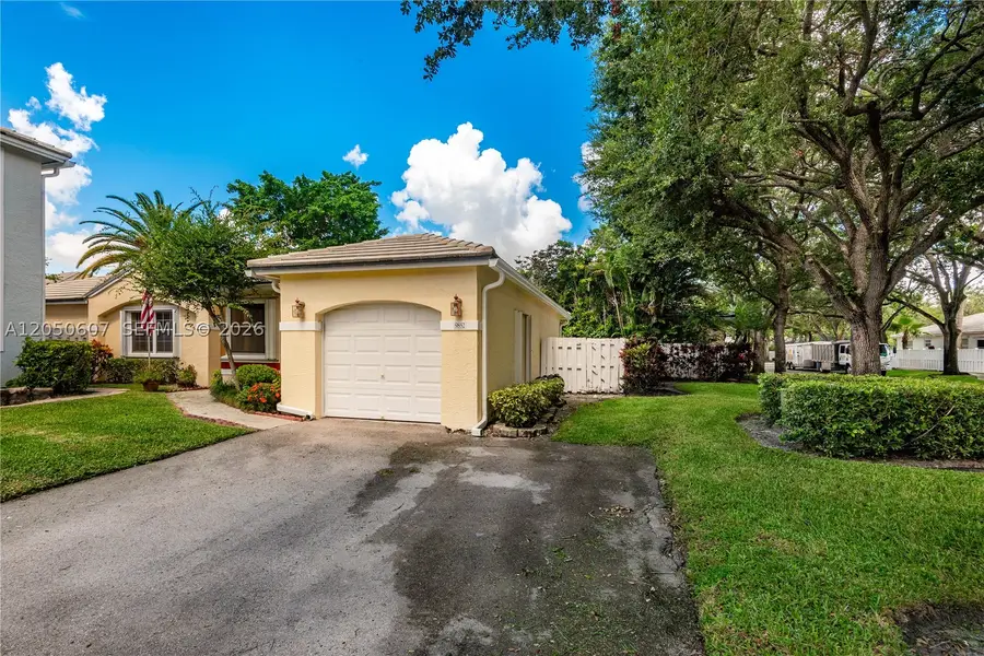 9852 NW 9th Ct, Plantation, FL 33324 - #2