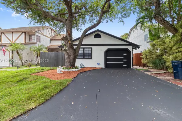 10626 SW 148th Ave Dr, Miami, FL 33196