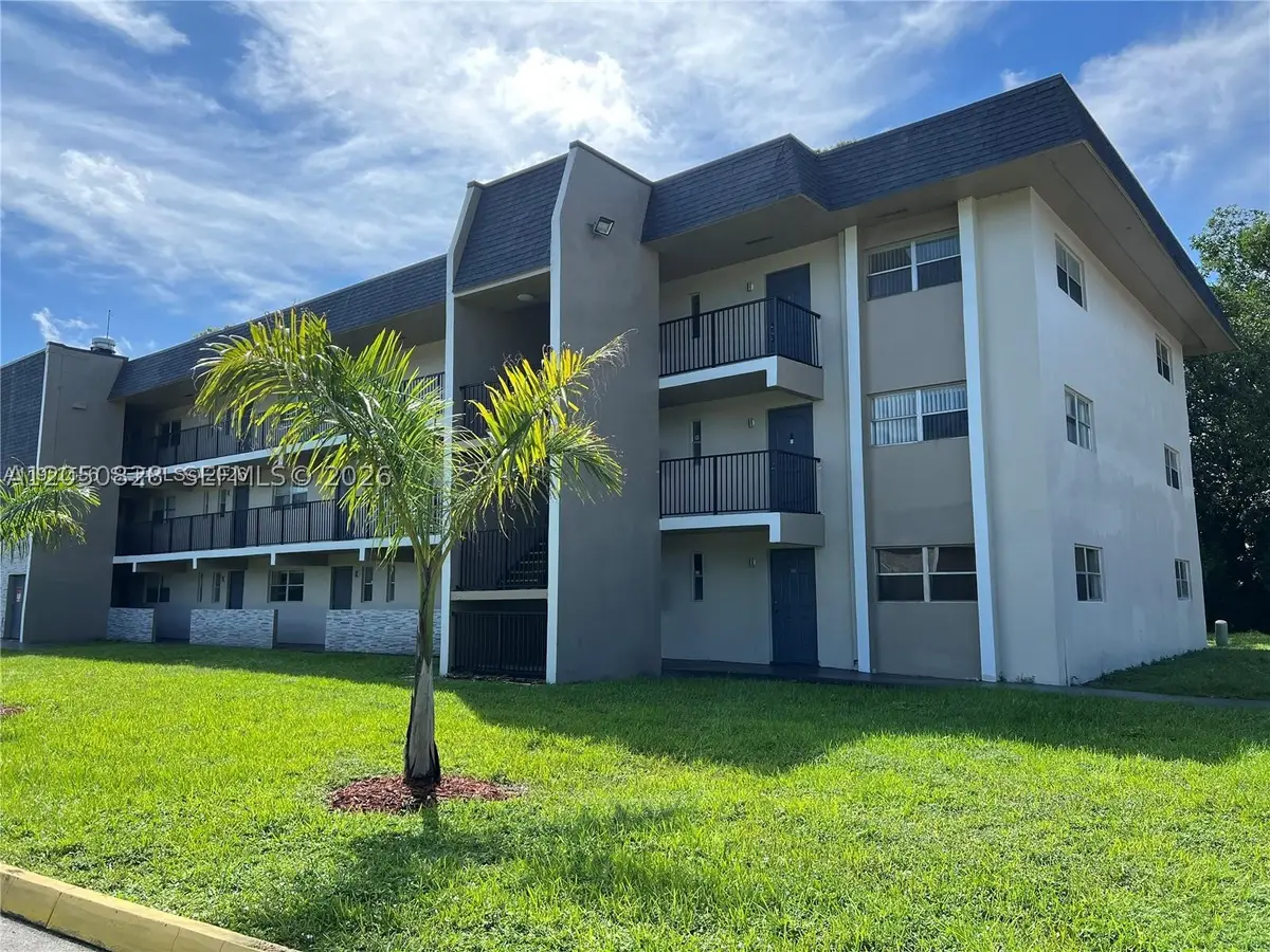8000 Fairview Dr #301, Tamarac, FL 33321 - #1