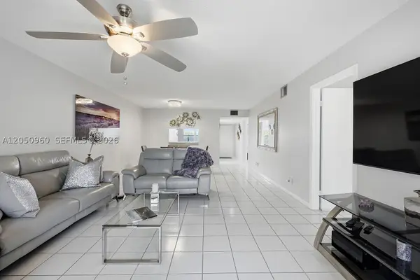 1300 SW 125th Ave #406K, Pembroke Pines, FL 33027