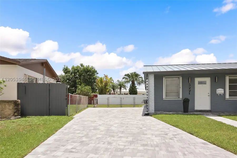 5221 SW 127th Pl, Miami, FL 33175 - #2