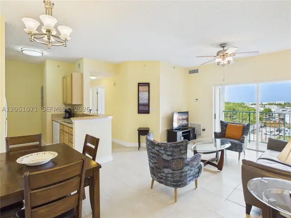 6001 SW 70th St #502, South Miami, FL 33143