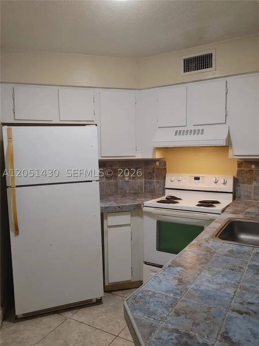 212 Lake Pointe Dr #112, Oakland Park, FL 33309 - #3