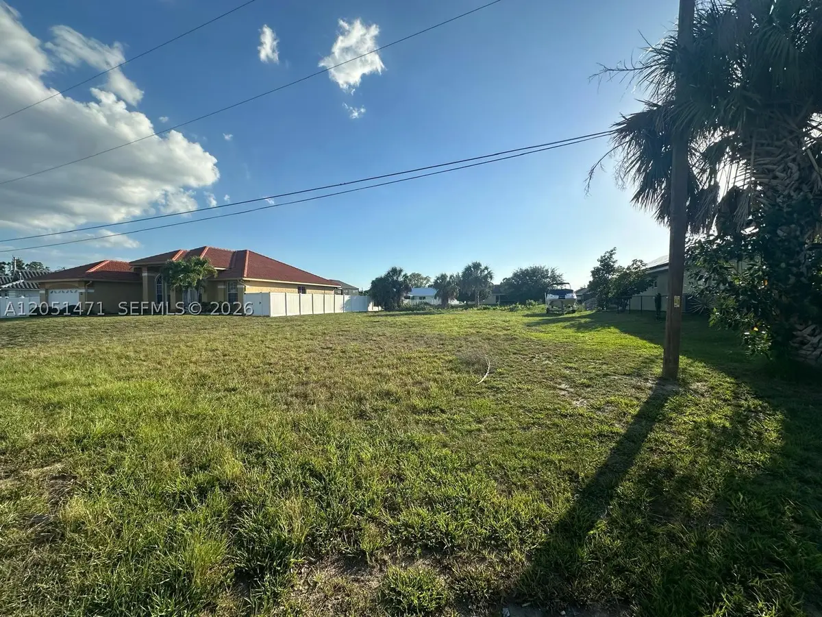 930 SW 8th Pl, Cape Coral, FL 33991 - #1