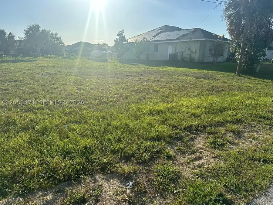 930 SW 8th Pl, Cape Coral, FL 33991 - #3