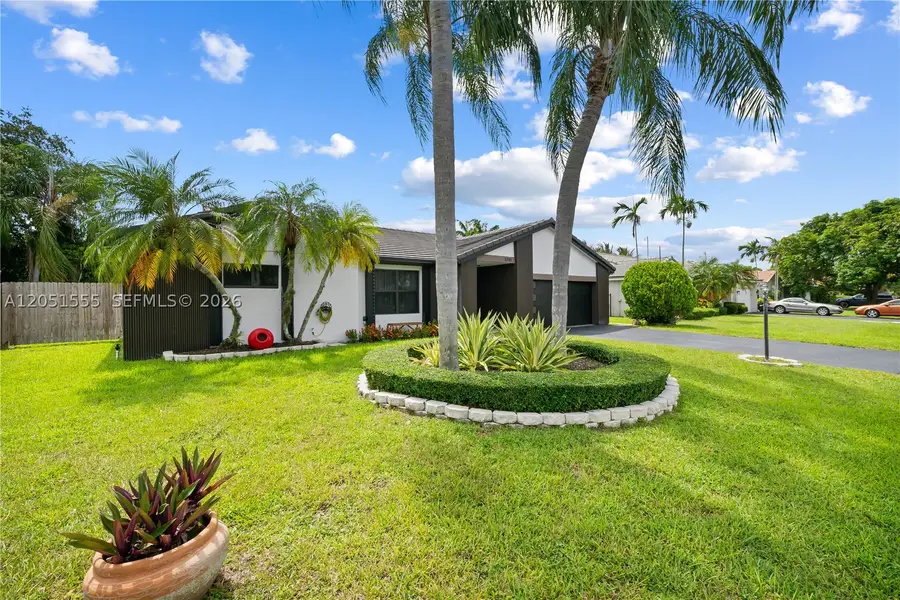 5741 W Waterford Dr, Davie, FL 33331 - #2