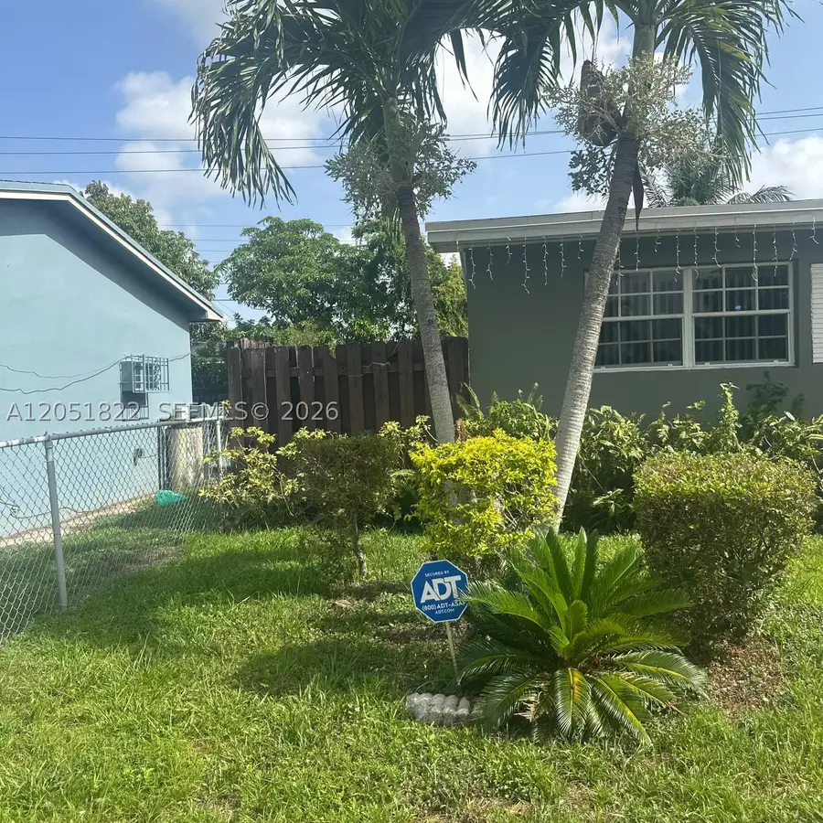 930 NW 180th Ter, Miami Gardens, FL 33169 - #3