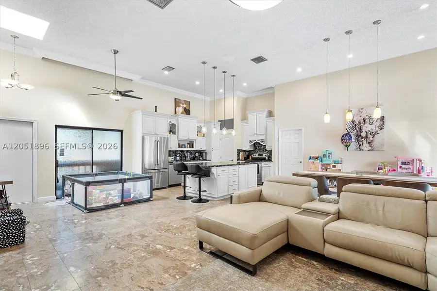 2707 S Parkview Dr, Hallandale Beach, FL 33009 - #3