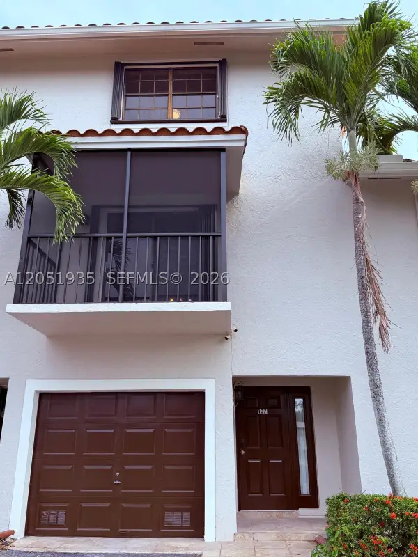 9850 Hammocks Blvd #107, Miami, FL 33196