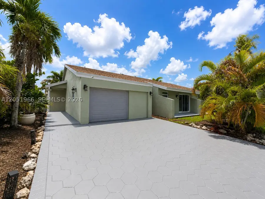 520 SW 167th Ter, Weston, FL 33326 - #2