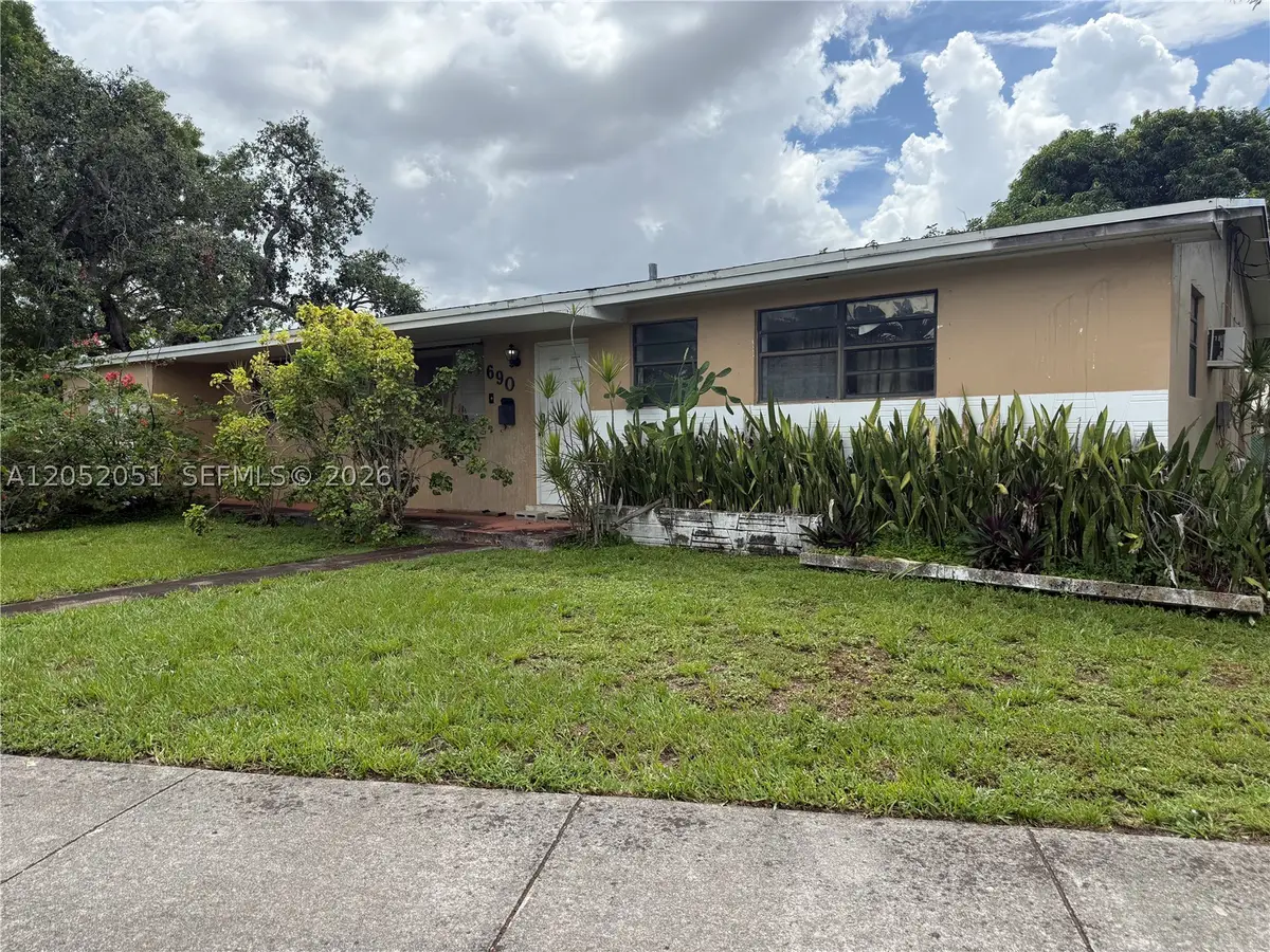 690 W 70th Pl, Hialeah, FL 33014 - #1