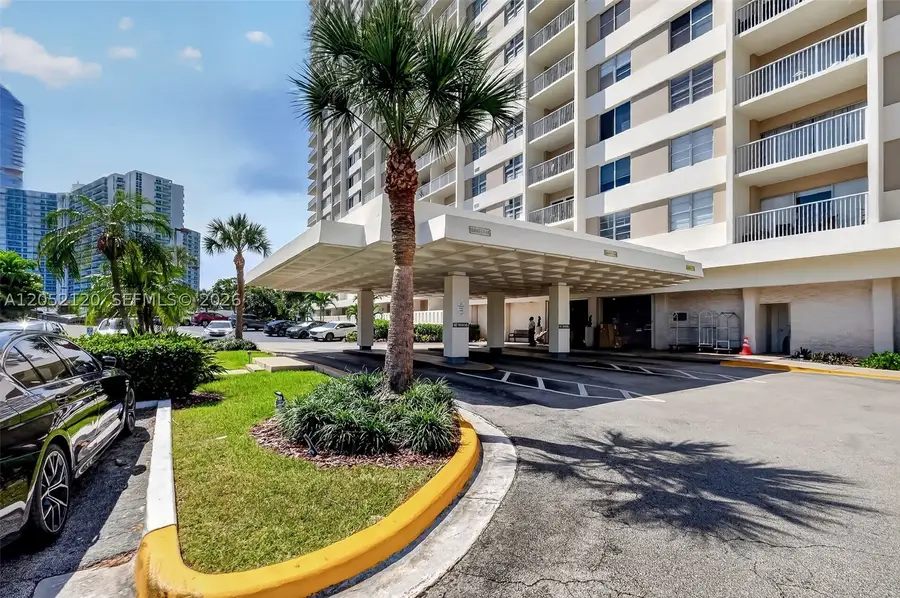 300 Bayview Dr #916, Sunny Isles Beach, FL 33160 - #3