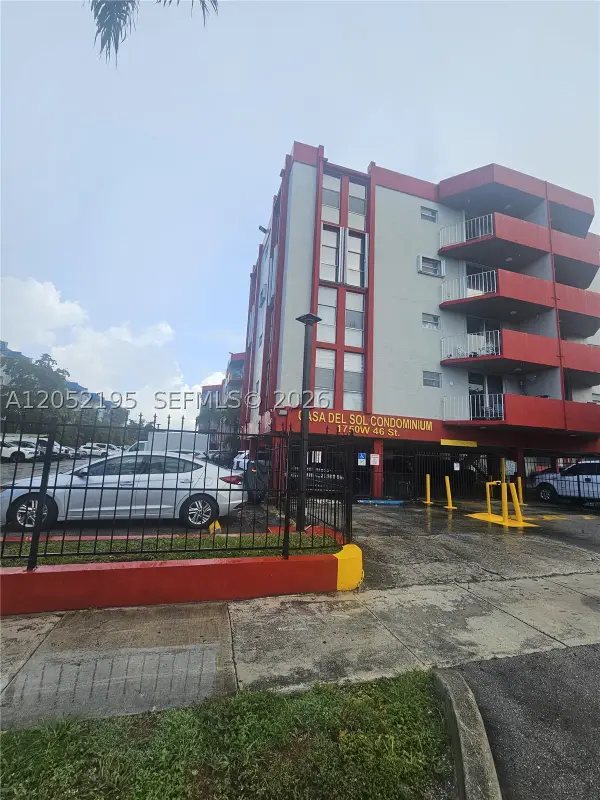 1750 W 46th St #518, Hialeah, FL 33012