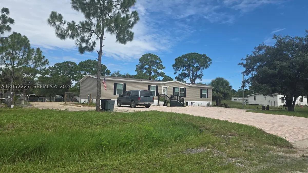 220 S Kennel St, Clewiston, FL 33440 - #1