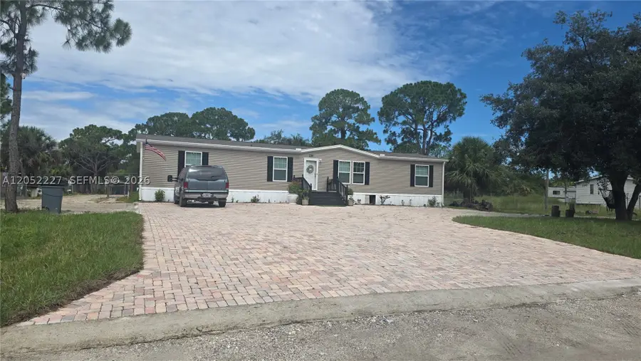 220 S Kennel St, Clewiston, FL 33440 - #3