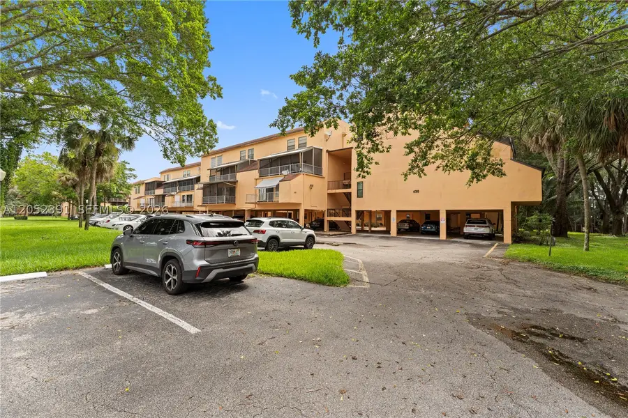 430 Commodore Dr #310, Plantation, FL 33325 - #2