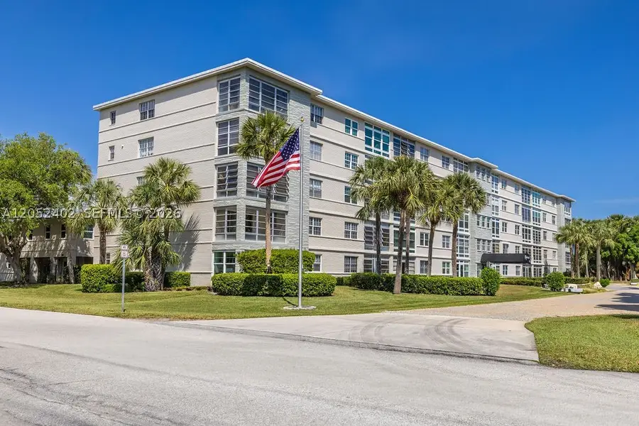 2333 Indian River Blvd #306, Vero Beach, FL 32960 - #2