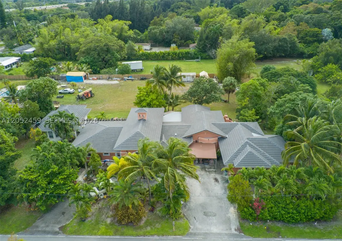 5400 Palm Tree Rd, Plantation, FL 33317 - #1