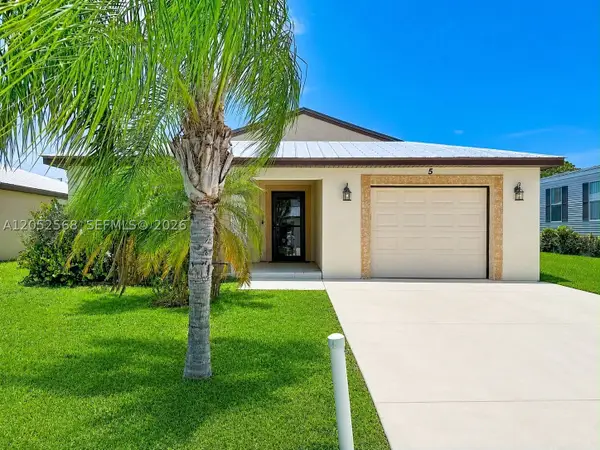 5 Flamenco Way, Port St Lucie, FL 34952