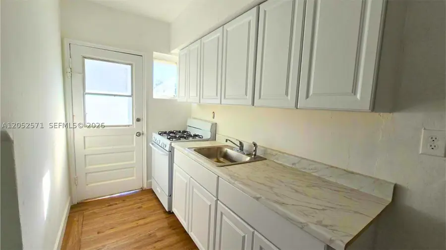 660 84th St #39, Miami Beach, FL 33141 - #2