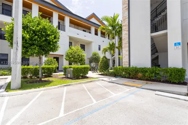 10407 NW 82nd St #12, Doral, FL 33178