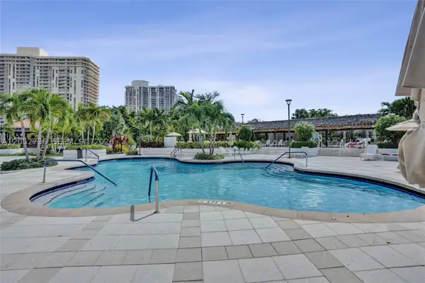 20281 E Country Club Dr #1907, Aventura, FL 33180