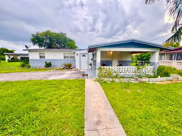 1201 NW 51st Ave, Lauderhill, FL 33313