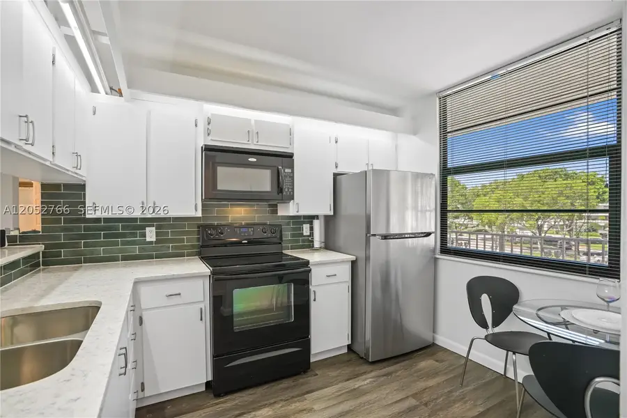 3516 Whitehall Dr #301, West Palm Beach, FL 33401 - #2